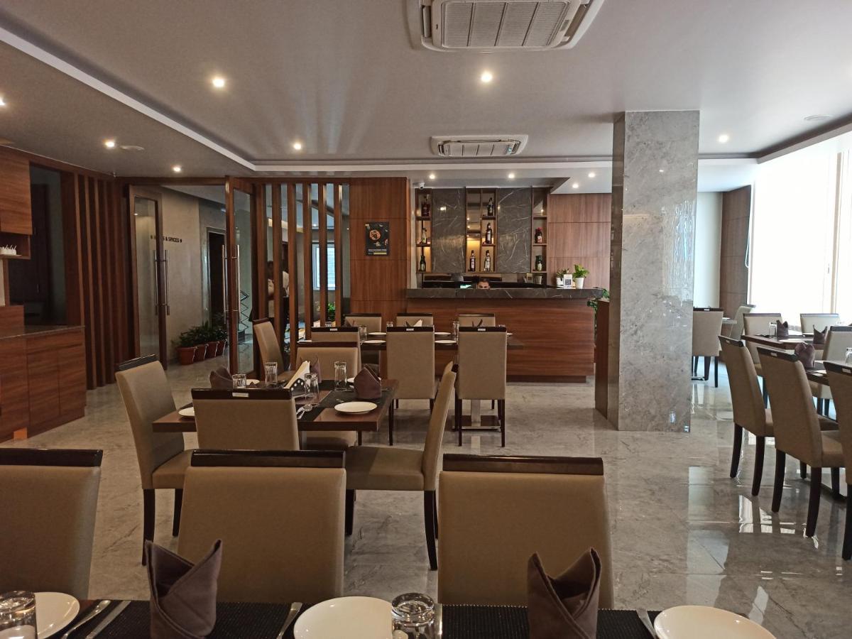 Hotel Tree Fern Dibrugarh Luaran gambar