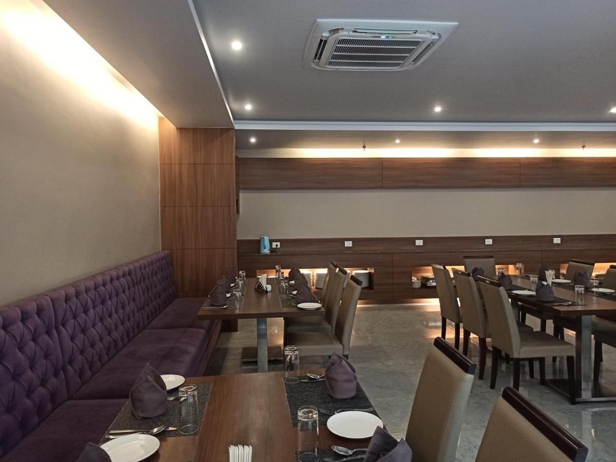 Hotel Tree Fern Dibrugarh Luaran gambar