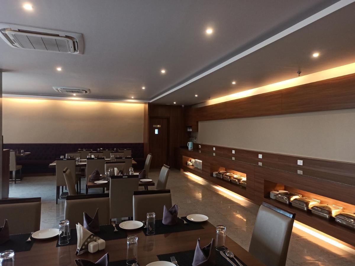 Hotel Tree Fern Dibrugarh Luaran gambar