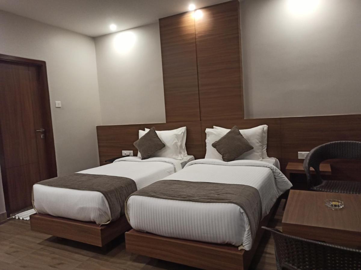 Hotel Tree Fern Dibrugarh Luaran gambar