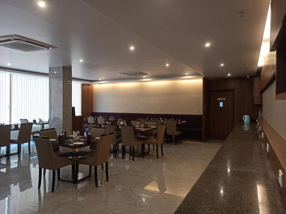 Hotel Tree Fern Dibrugarh Luaran gambar