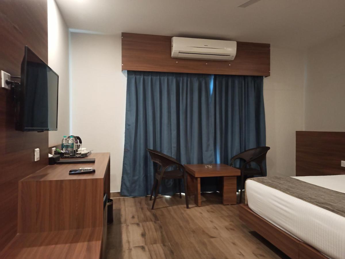 Hotel Tree Fern Dibrugarh Luaran gambar