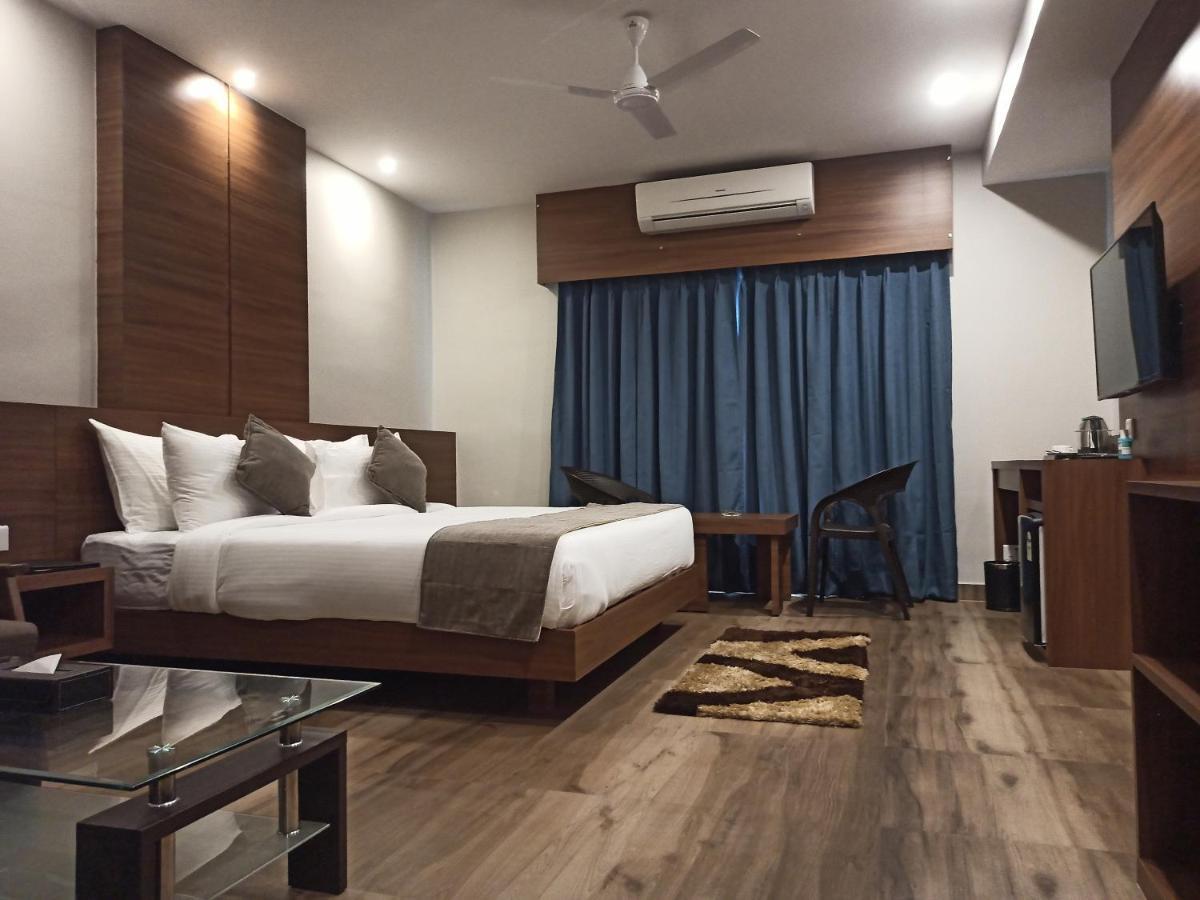 Hotel Tree Fern Dibrugarh Luaran gambar