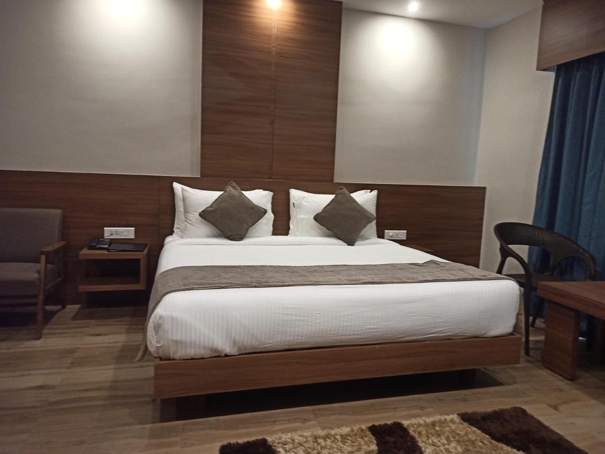 Hotel Tree Fern Dibrugarh Luaran gambar