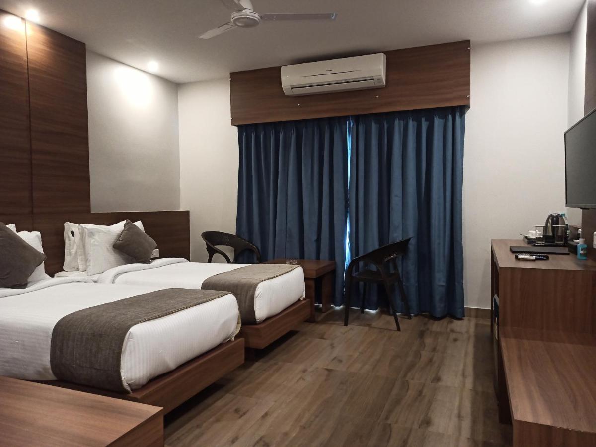 Hotel Tree Fern Dibrugarh Luaran gambar