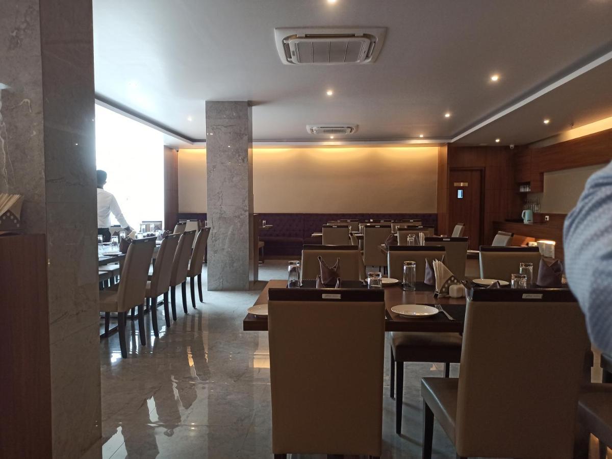 Hotel Tree Fern Dibrugarh Luaran gambar