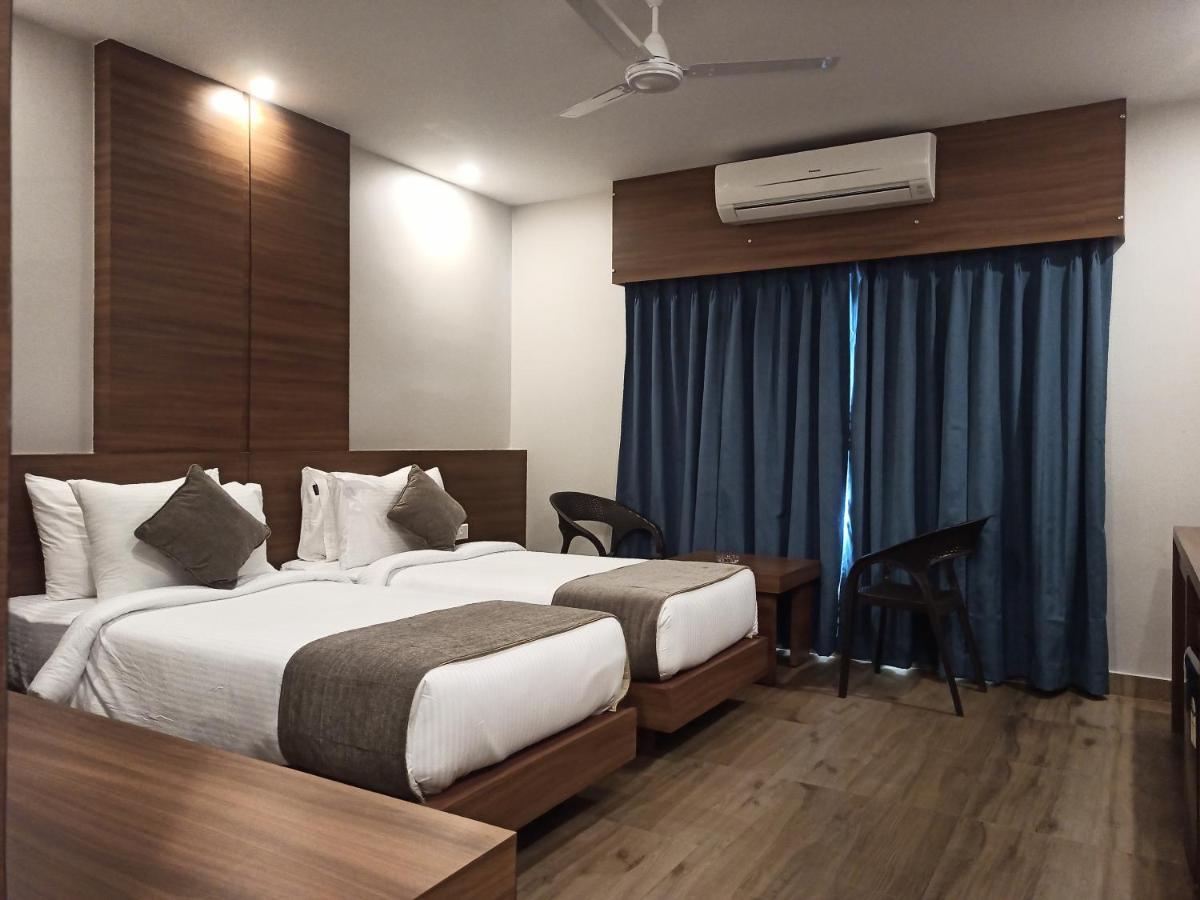 Hotel Tree Fern Dibrugarh Luaran gambar