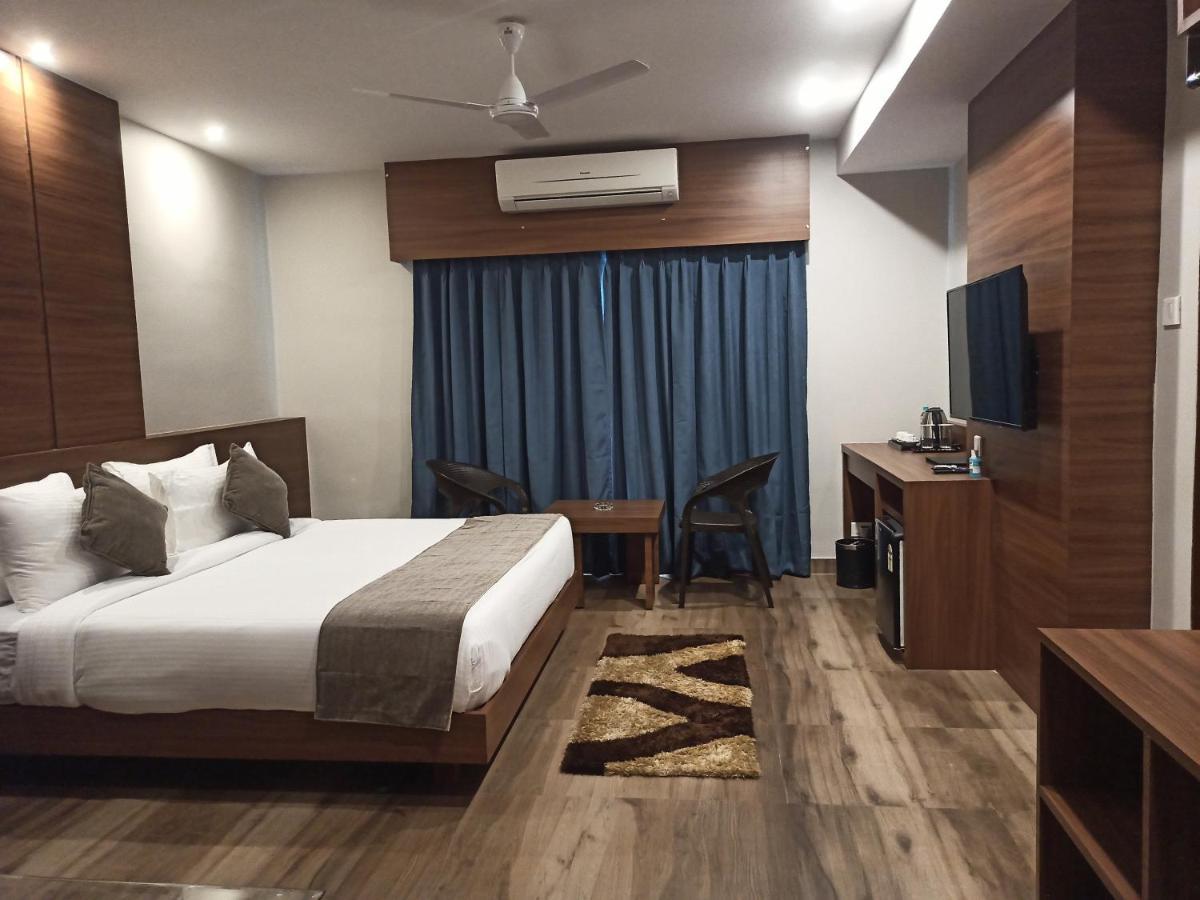Hotel Tree Fern Dibrugarh Luaran gambar