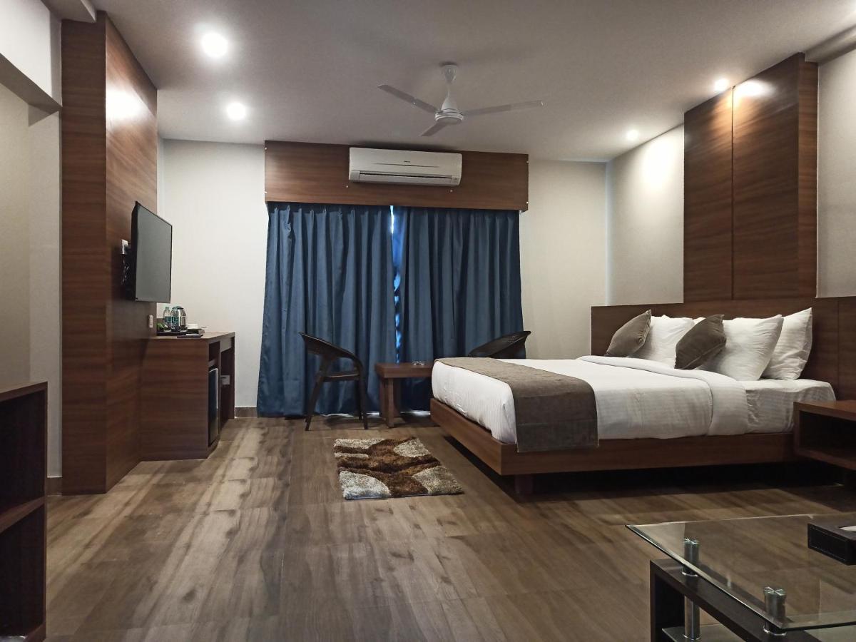 Hotel Tree Fern Dibrugarh Luaran gambar