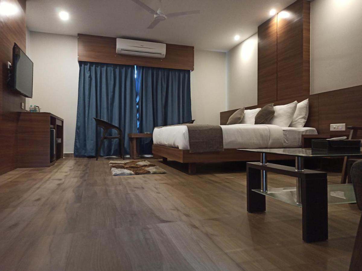 Hotel Tree Fern Dibrugarh Luaran gambar