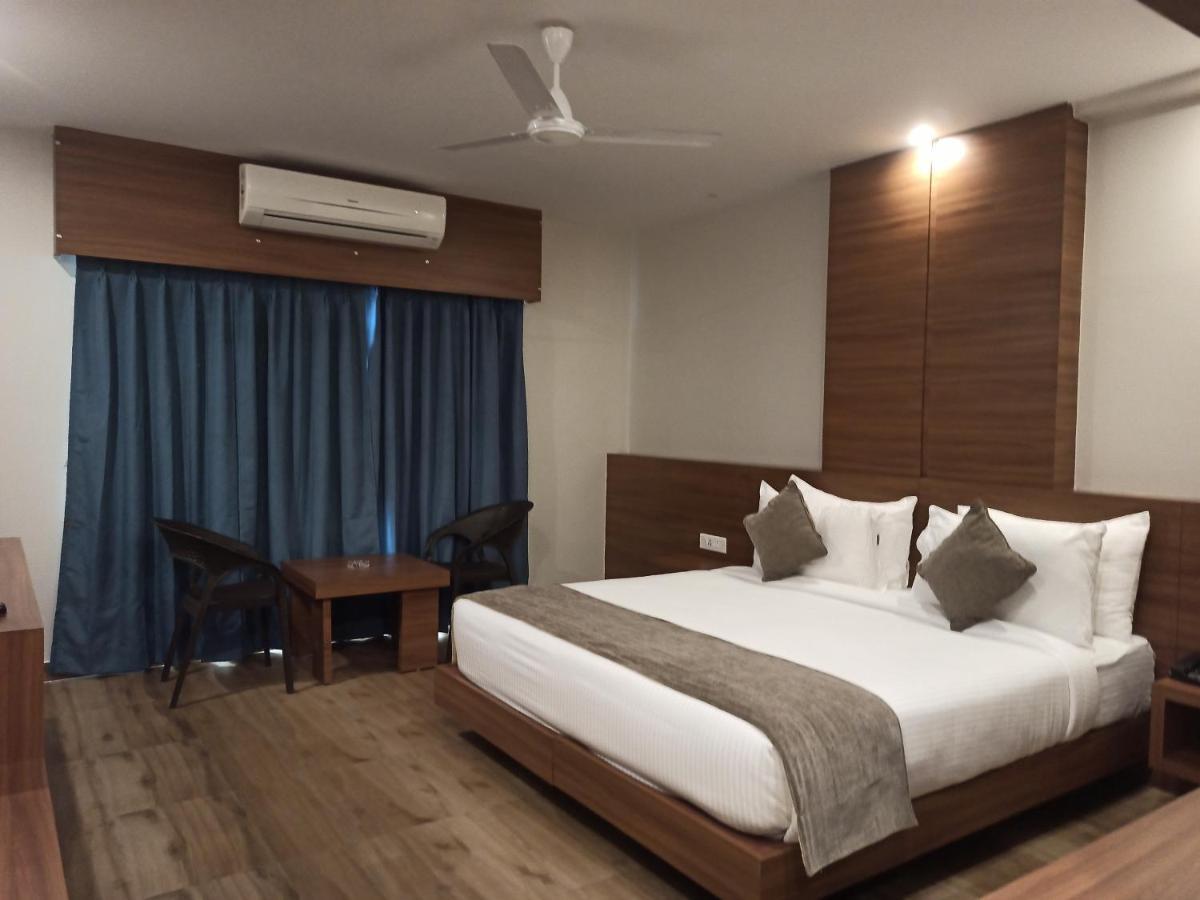 Hotel Tree Fern Dibrugarh Luaran gambar