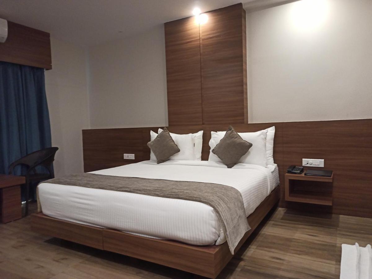 Hotel Tree Fern Dibrugarh Luaran gambar