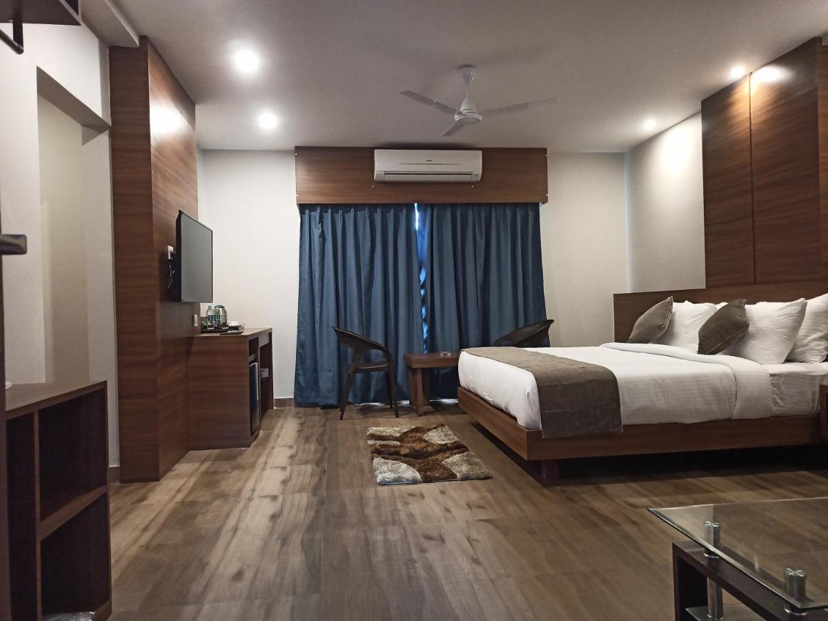 Hotel Tree Fern Dibrugarh Luaran gambar