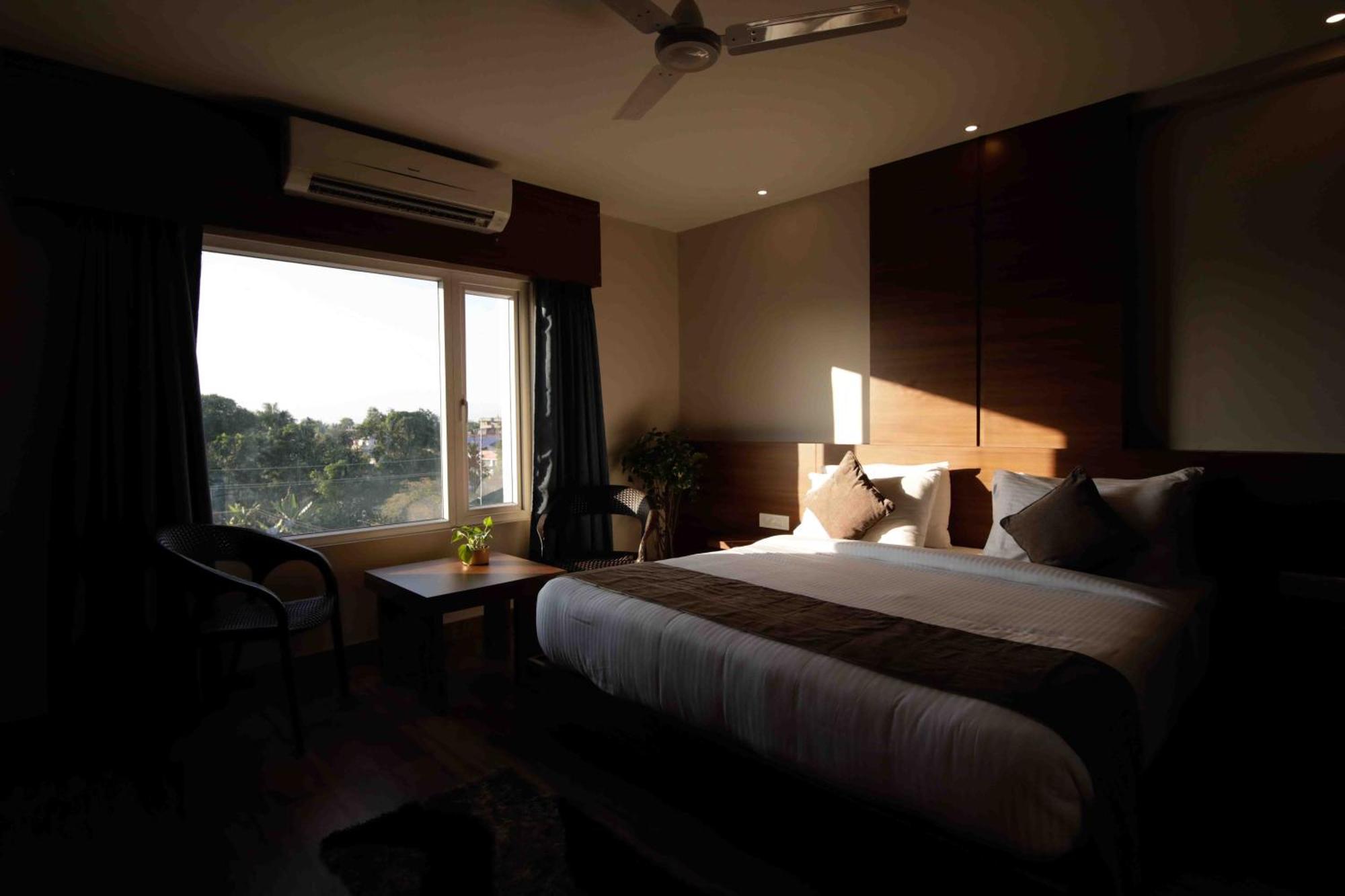 Hotel Tree Fern Dibrugarh Luaran gambar