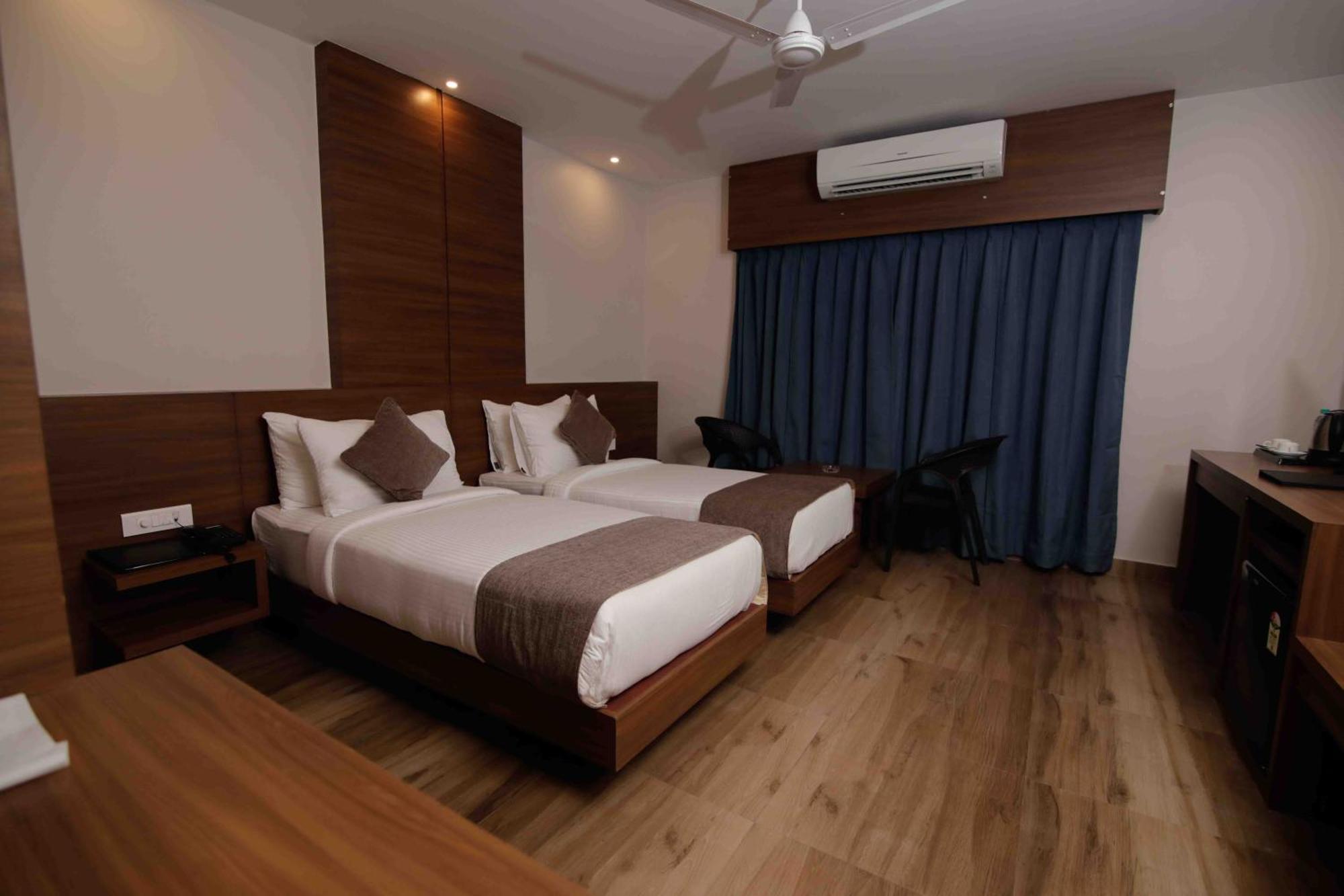 Hotel Tree Fern Dibrugarh Luaran gambar