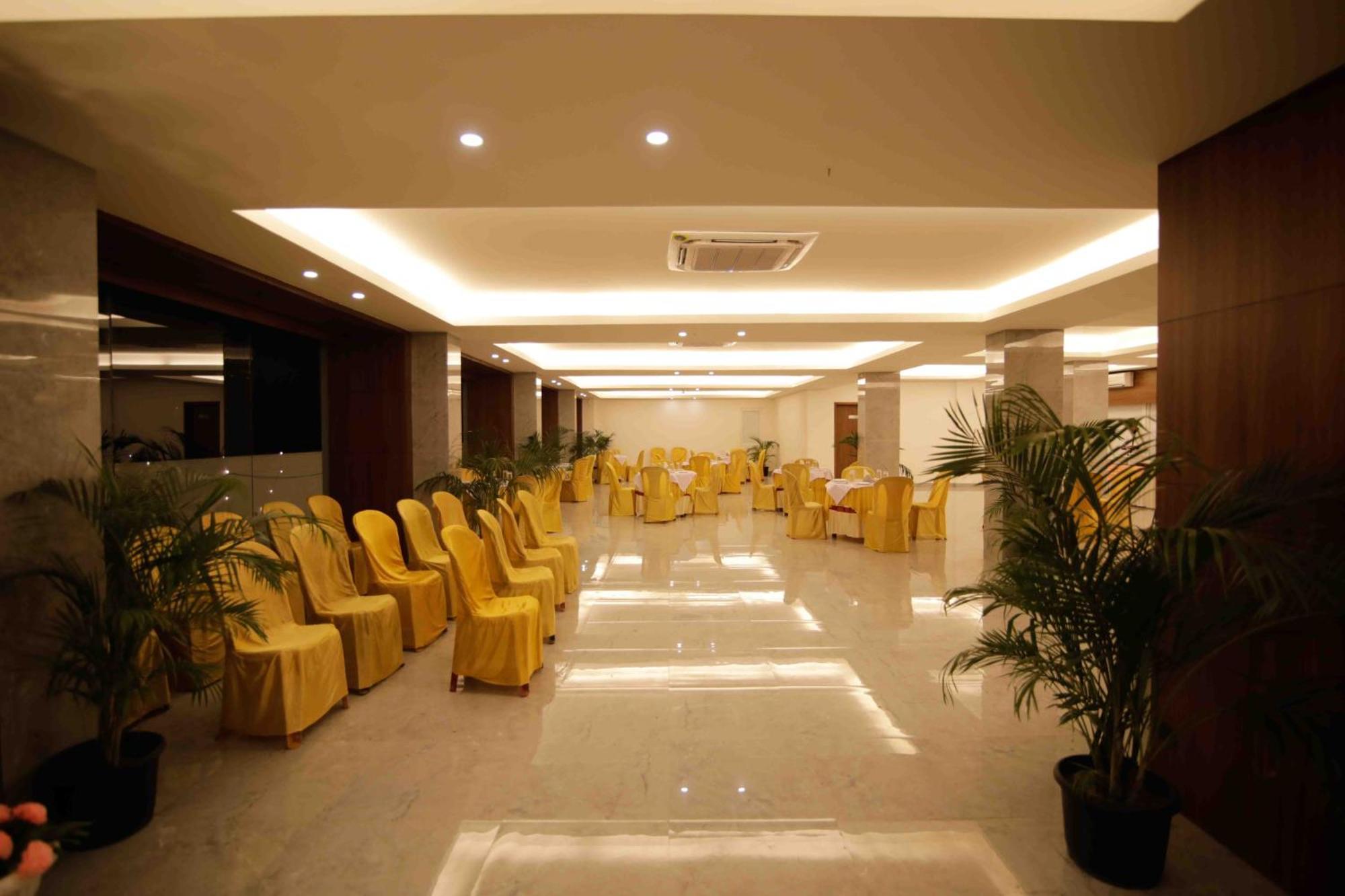 Hotel Tree Fern Dibrugarh Luaran gambar