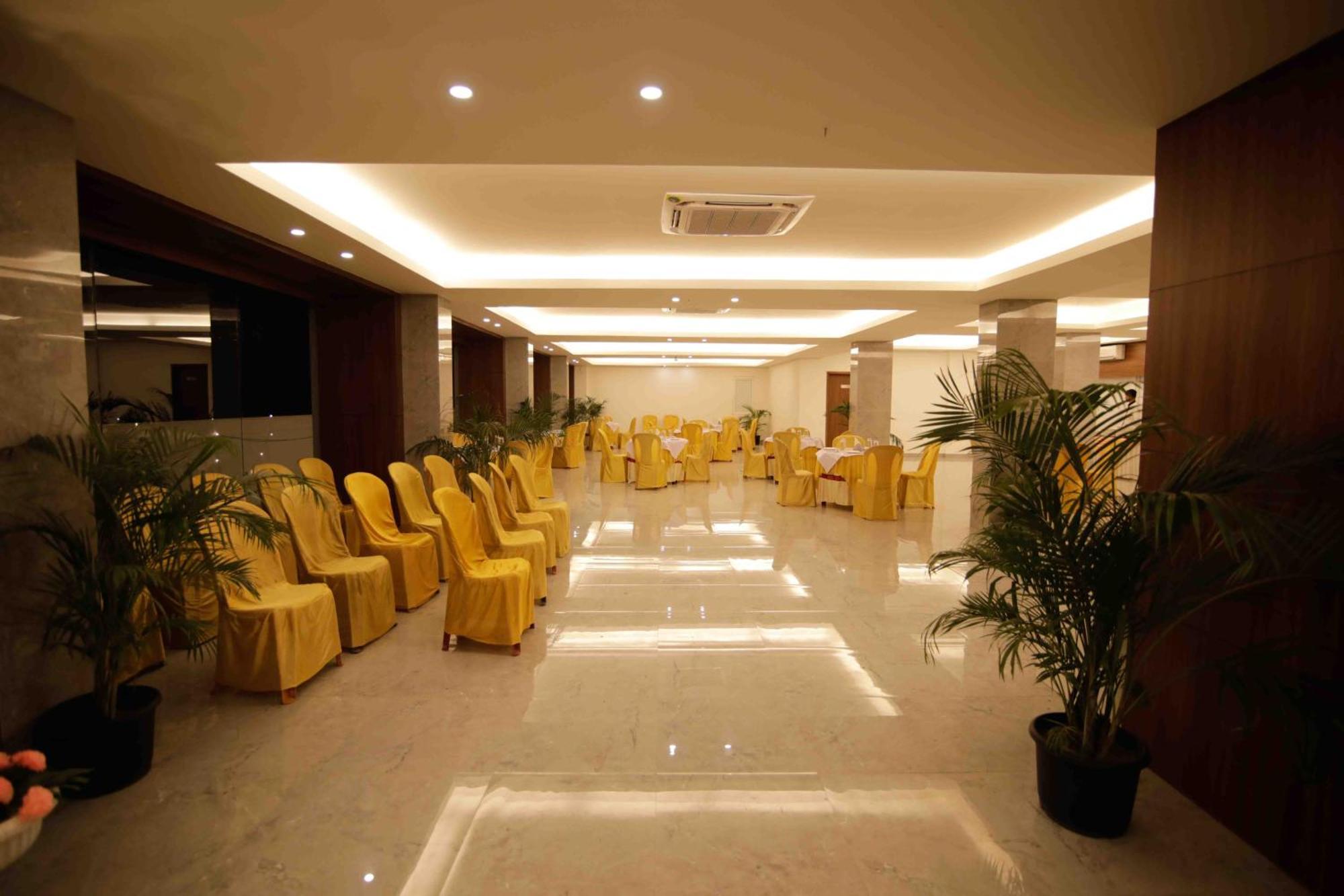 Hotel Tree Fern Dibrugarh Luaran gambar